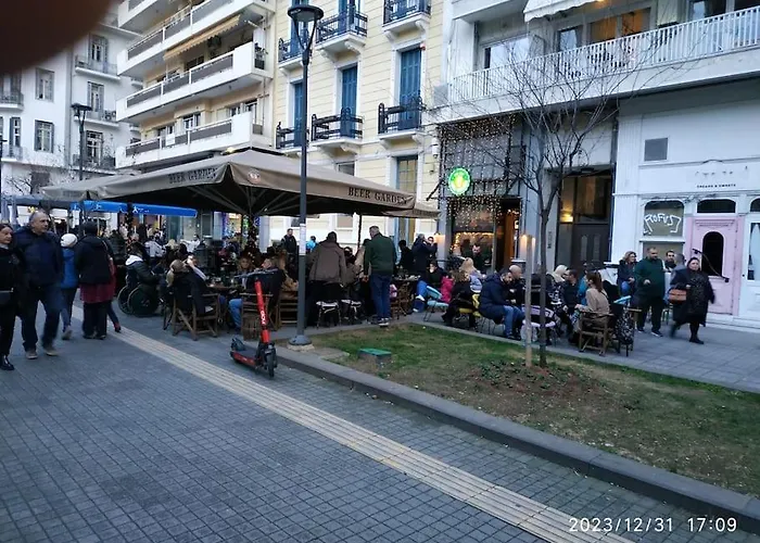 Artemis Luxury In Iktinou Pedestrian & Mitropolitou Iossif Area * 塞萨洛尼基