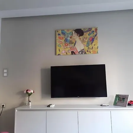 Artemis Luxury In Iktinou Pedestrian & Mitropolitou Iossif Area * Салоники