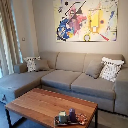 Artemis Luxury In Iktinou Pedestrian & Mitropolitou Iossif Area Апартаменты Салоники