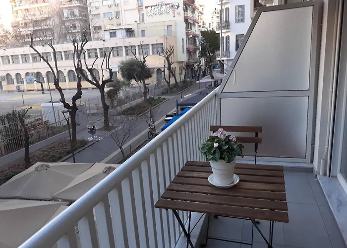 Artemis Luxury In Iktinou Pedestrian & Mitropolitou Iossif Area * Thessaloniki