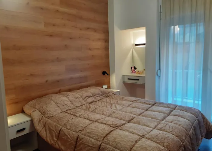 Artemis Luxury In Iktinou Pedestrian & Mitropolitou Iossif Area