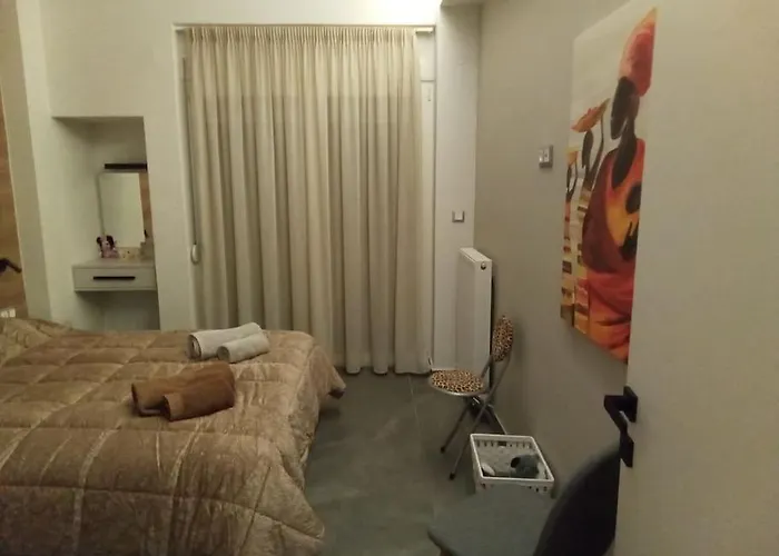 Apartment Artemis Luxury In Iktinou Pedestrian & Mitropolitou Iossif Area *