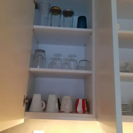 Artemis Luxury In Iktinou Pedestrian & Mitropolitou Iossif Area شقة