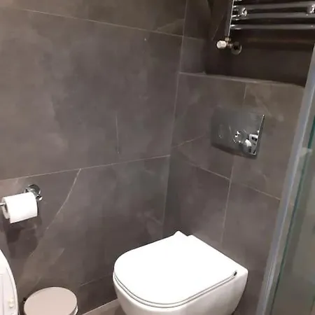 Artemis Luxury In Iktinou Pedestrian & Mitropolitou Iossif Area شقة